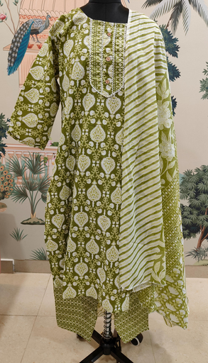 Green Kurtha Set